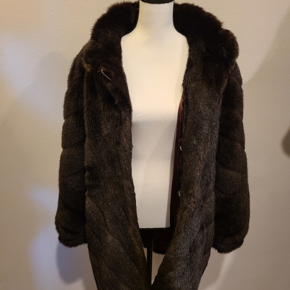 Vintage La Maison De La Fausse Fourrure Paris - Picture 2 of 4